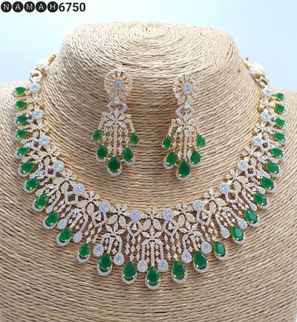 Neckles Set